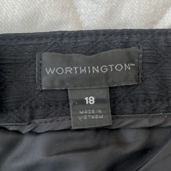 Pleated skirt with pockets - Picture 2 of 4